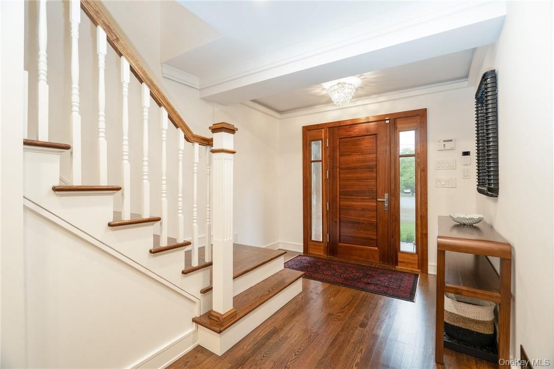 10 Loewen Court Rye, NY 10580 - Photo 4 of 35