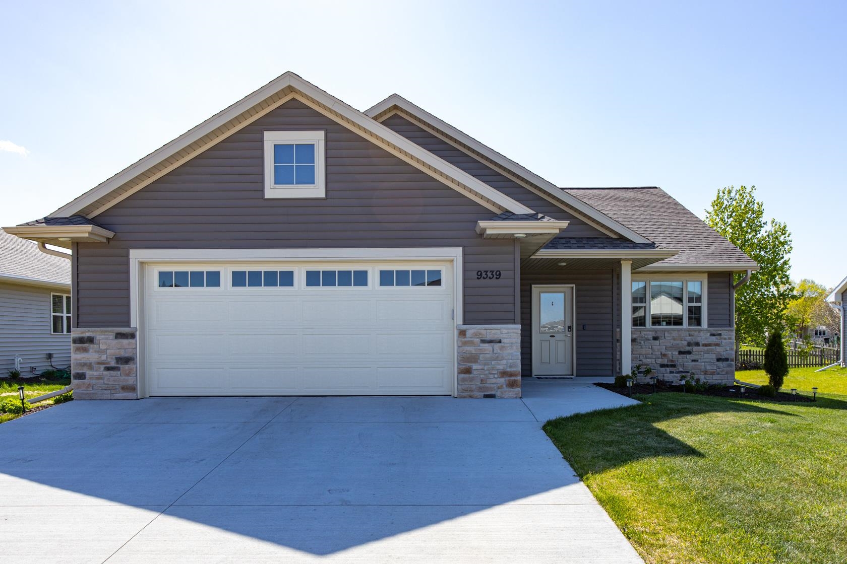 N9339 Gemstone Court Appleton, WI 54915 - Photo 2 of 34