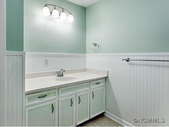 16 Oakbrook Road Fletcher, NC 28732 - Photo 12 of 24