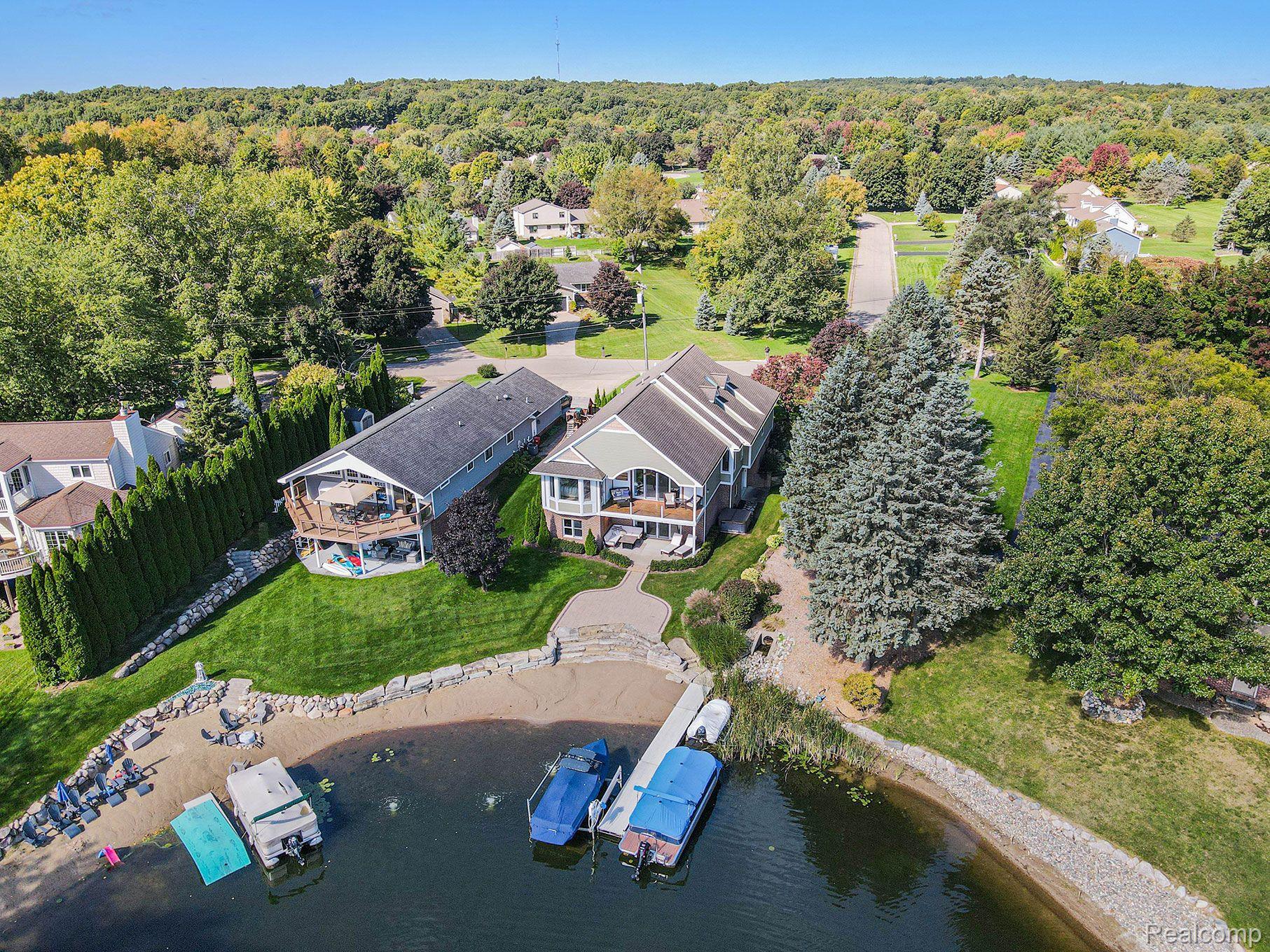 8495 Waumegah Road Clarkston, MI 48348 - Photo 5 of 44 ALL-SPORTS PRIVATE LAKE