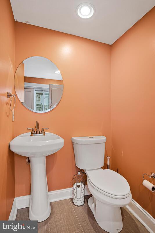 432 East Clement Street Baltimore, MD 21230 - Photo 16 of 39 First floor powder room