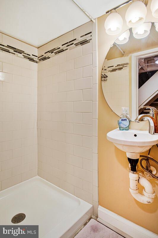 432 East Clement Street Baltimore, MD 21230 - Photo 33 of 39 Full basement bathroom