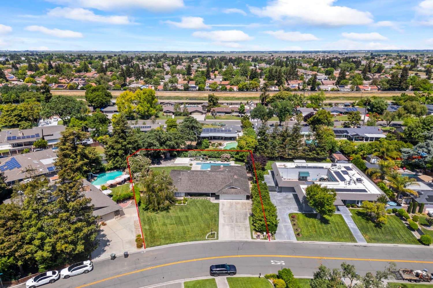 2433 Broadridge Way Stockton, CA 95209 - Photo 63 of 67 an aerial view of residential houses with outdoor space and trees