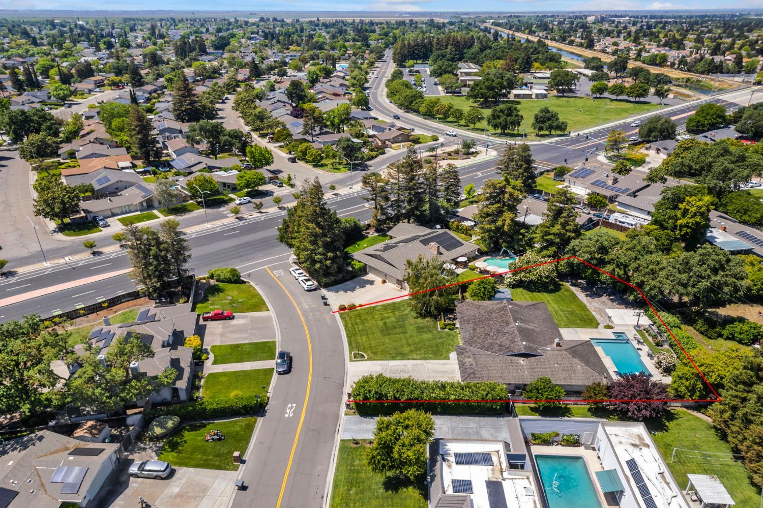 2433 Broadridge Way Stockton, CA 95209 - Photo 65 of 67 an aerial view of residential houses with outdoor space