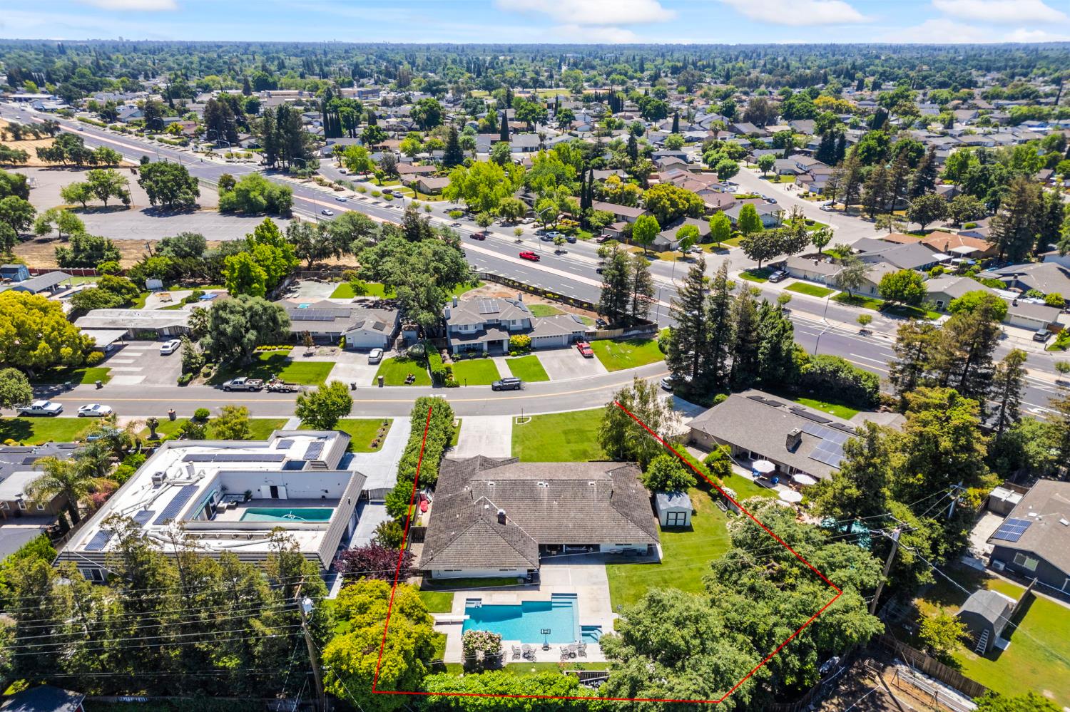 2433 Broadridge Way Stockton, CA 95209 - Photo 66 of 67 an aerial view of a houses with a lake view