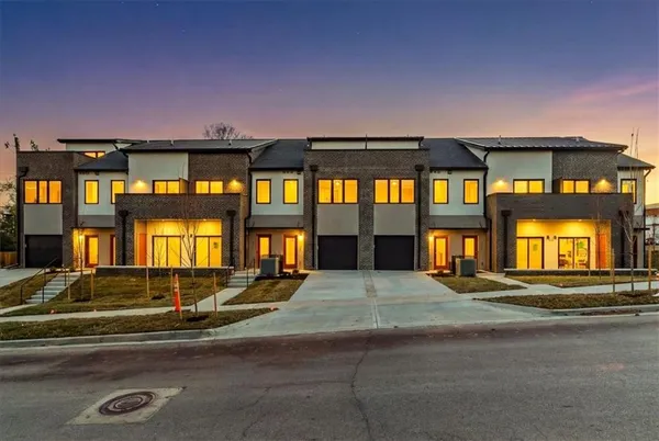 $536,000 | 1229 East 29th Street, Kansas City, MO 64109