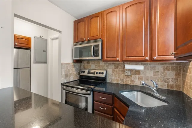 $685,000 | 362 Commonwealth Avenue, Unit 6D, Boston, MA 02115