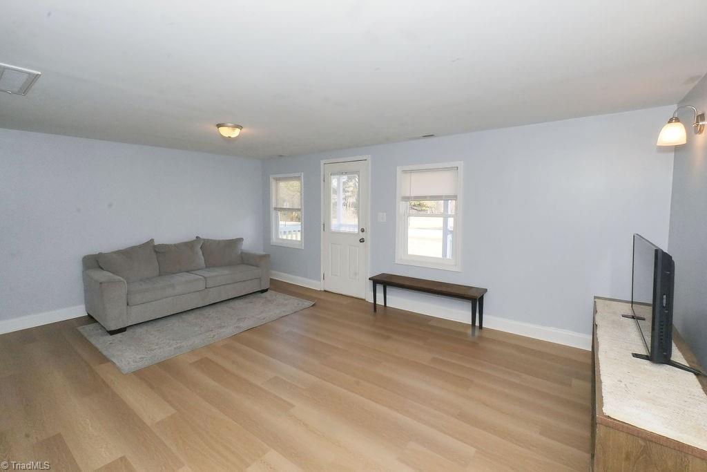 818 Candy Creek Road Reidsville, NC 27320 - Photo 3 of 22 Living room
