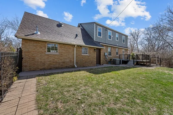 $339,900 | 2405 23rd Avenue A, Moline, IL 61265