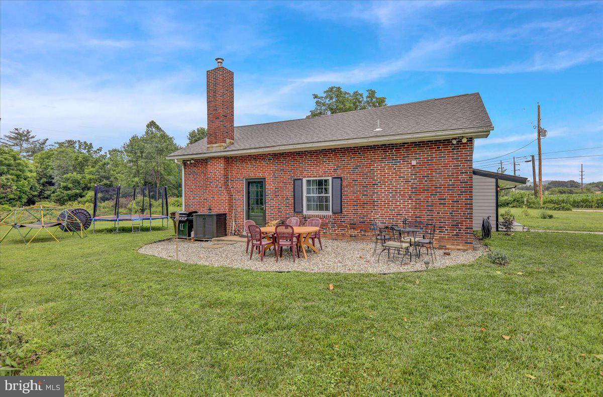 242 Snyder Road Oley, PA 19547 - Photo 8 of 45 Gallery Image 8