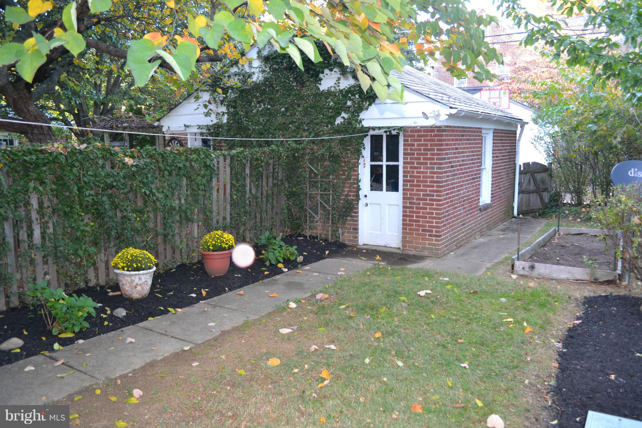 422 Hopkins Road Baltimore, MD 21212 - Photo 17 of 24 Exterior (Rear)