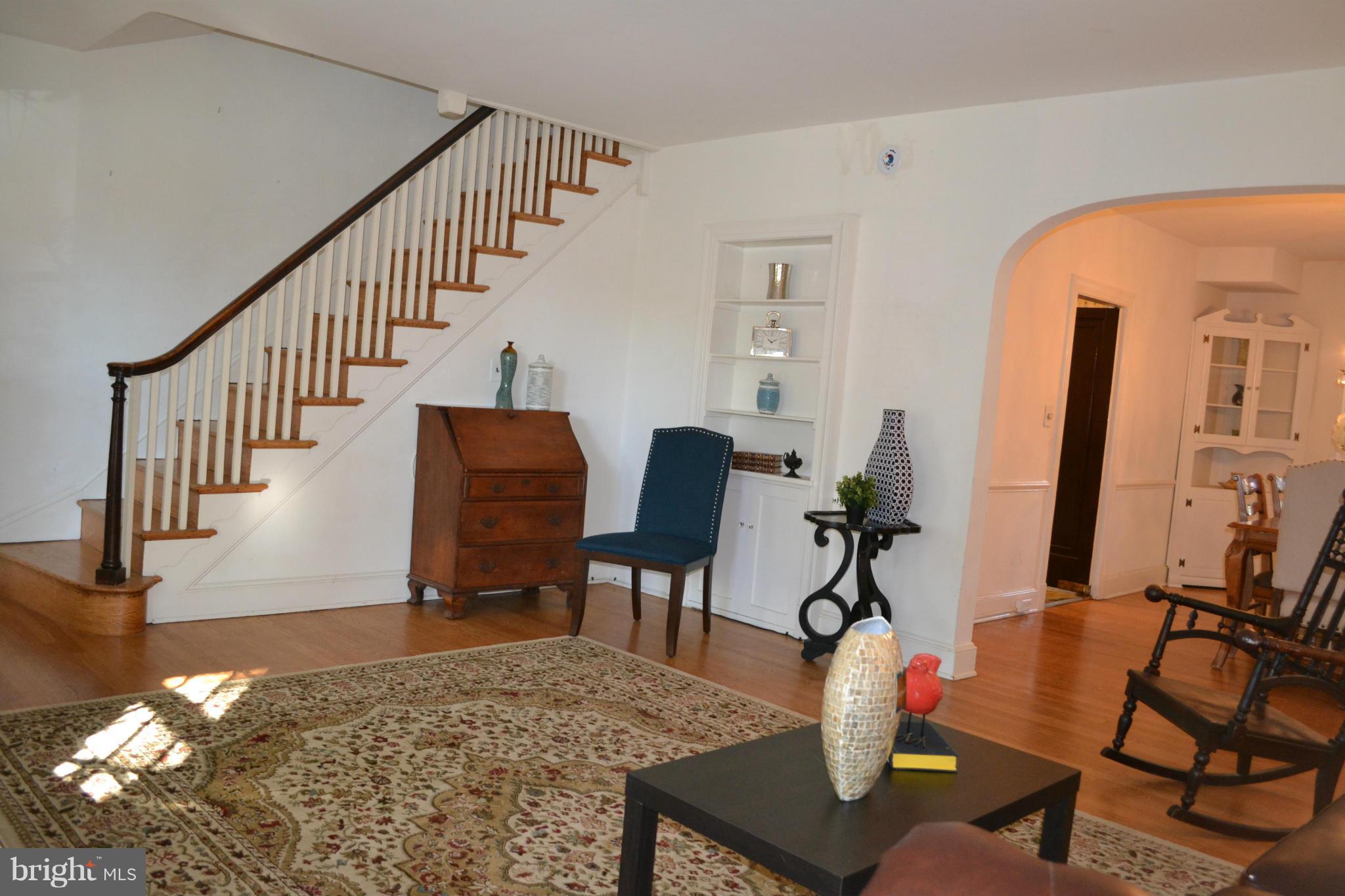 422 Hopkins Road Baltimore, MD 21212 - Photo 3 of 24 Living Room