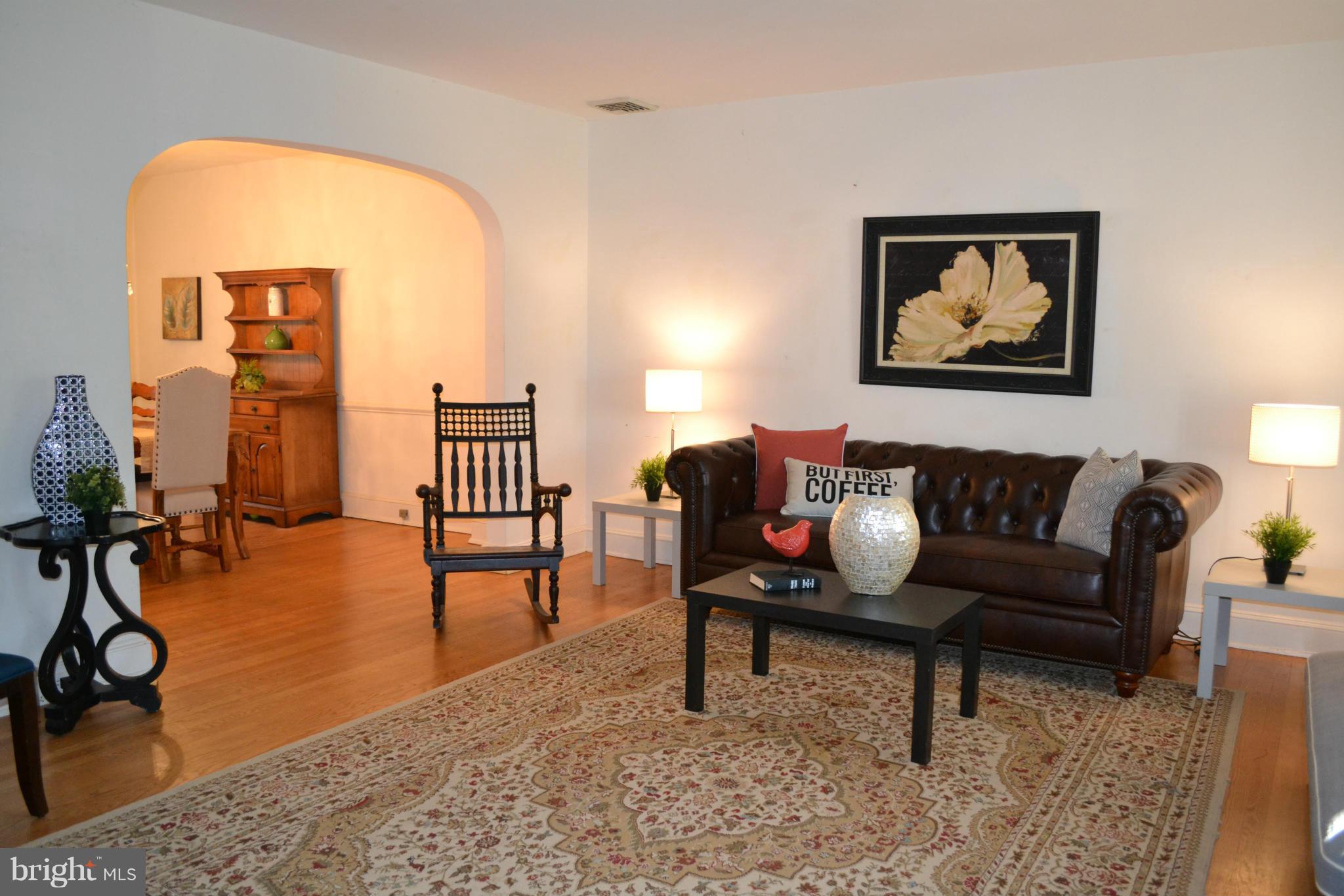 422 Hopkins Road Baltimore, MD 21212 - Photo 4 of 24 Living Room