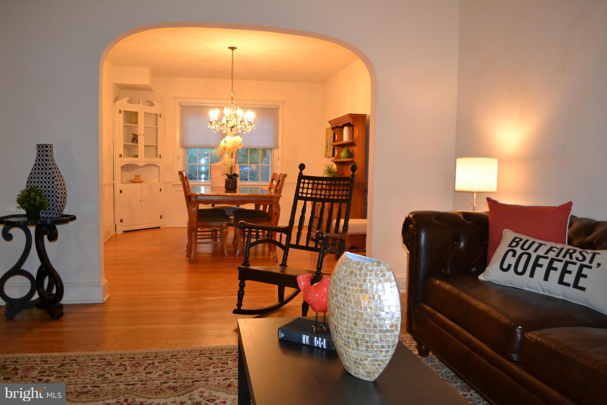 422 Hopkins Road Baltimore, MD 21212 - Photo 5 of 24 Living Room