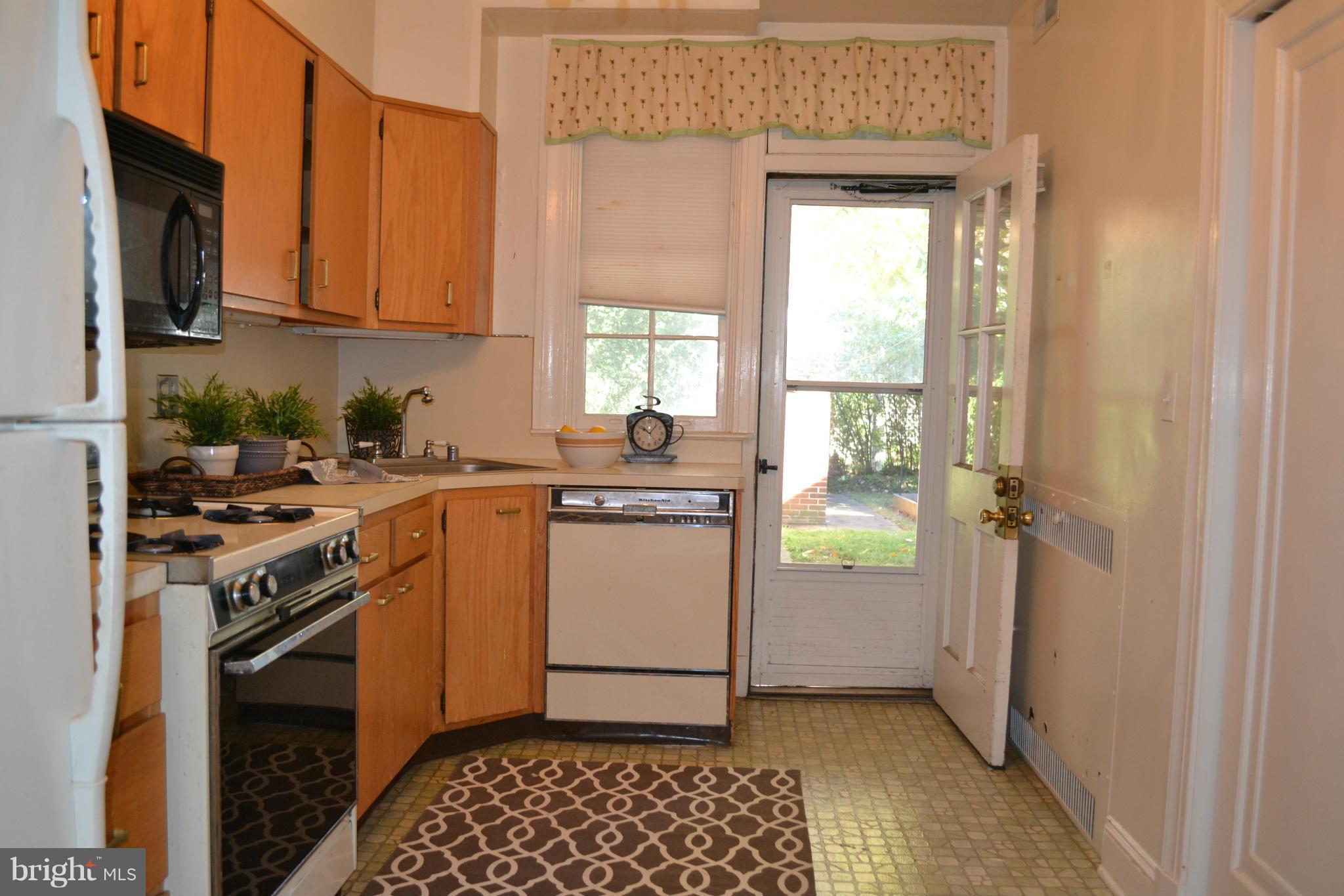 422 Hopkins Road Baltimore, MD 21212 - Photo 10 of 24 Kitchen
