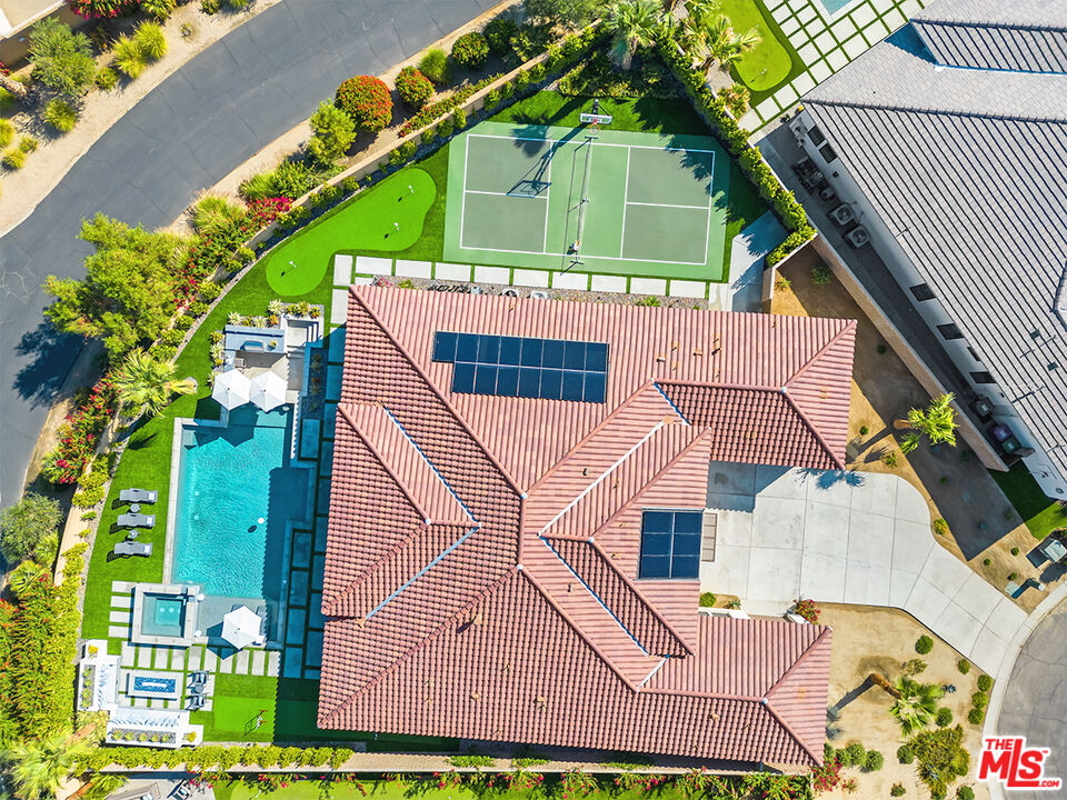 80464 Old Rnch Trail North La Quinta, CA 92253 - Photo 40 of 42 a aerial view of a house with a yard