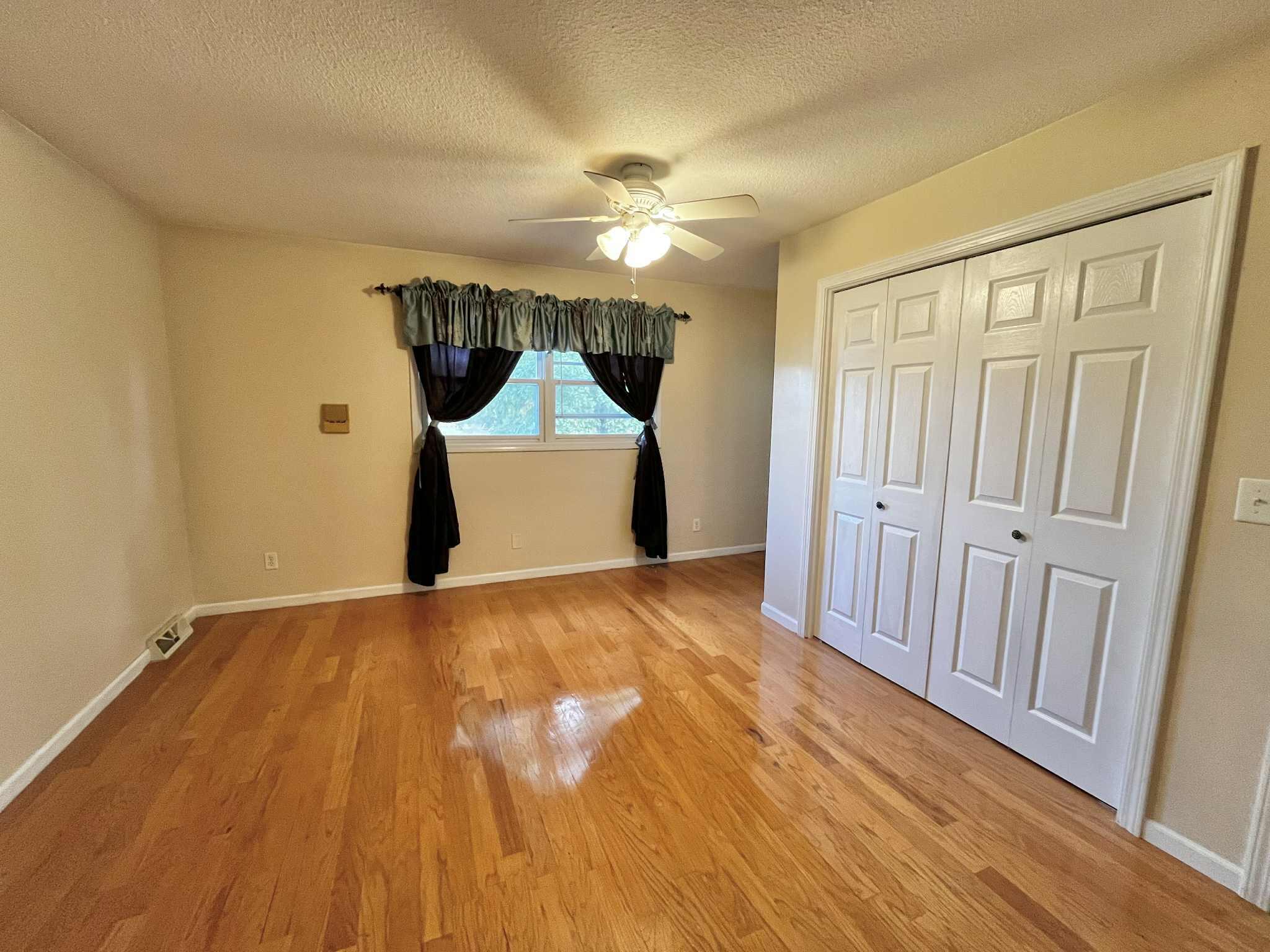 4228 Hall Road Muskegon, MI 49442 - Photo 14 of 39 8a62c7e4-91c8-49d5-ba18-a261bf487112