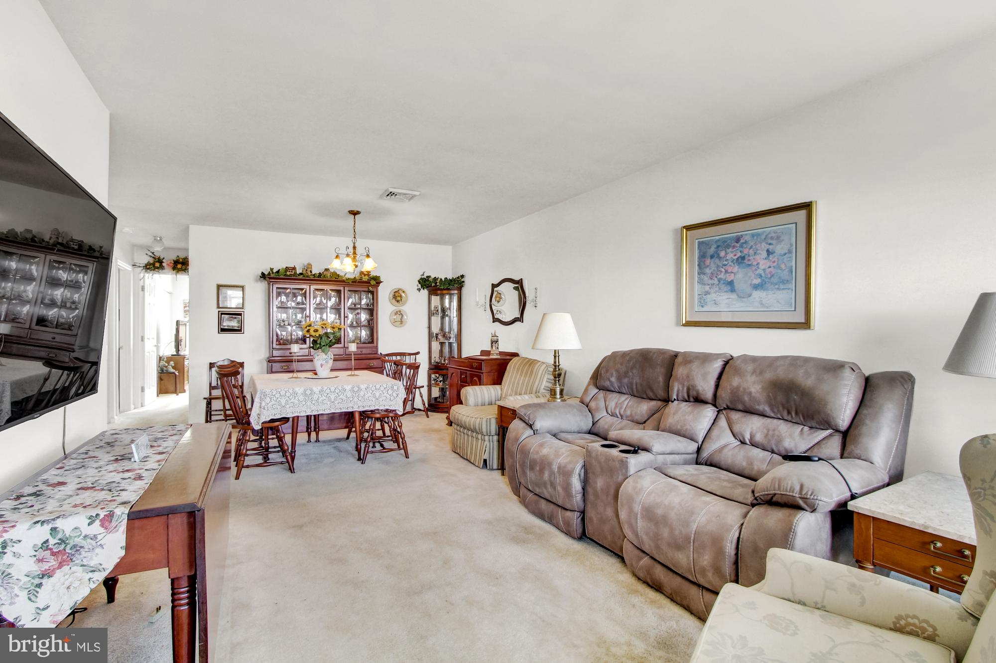 642 Kyle Road York, PA 17404 - Photo 3 of 27 Gallery Image 3
