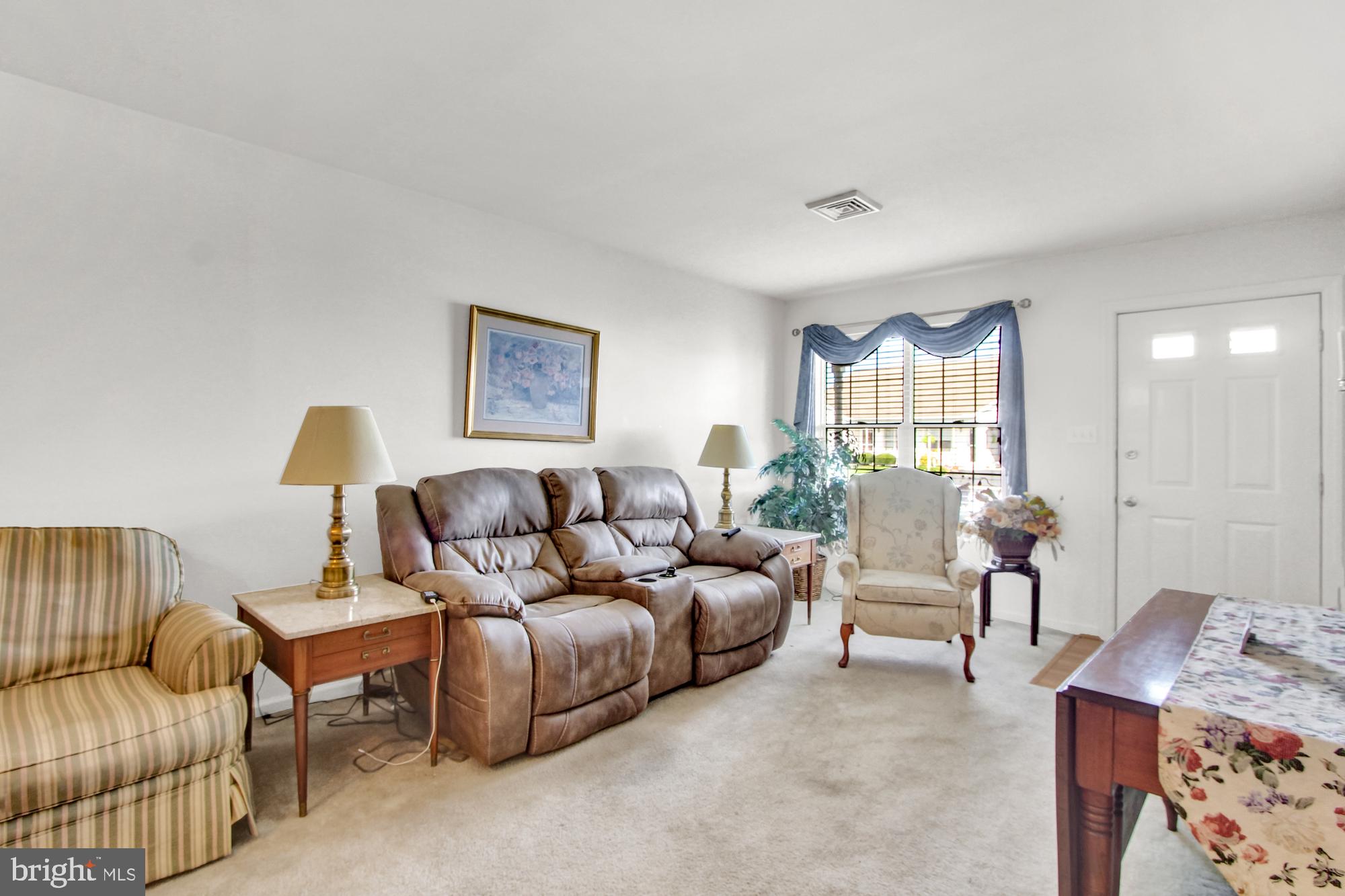 642 Kyle Road York, PA 17404 - Photo 4 of 27 Gallery Image 4