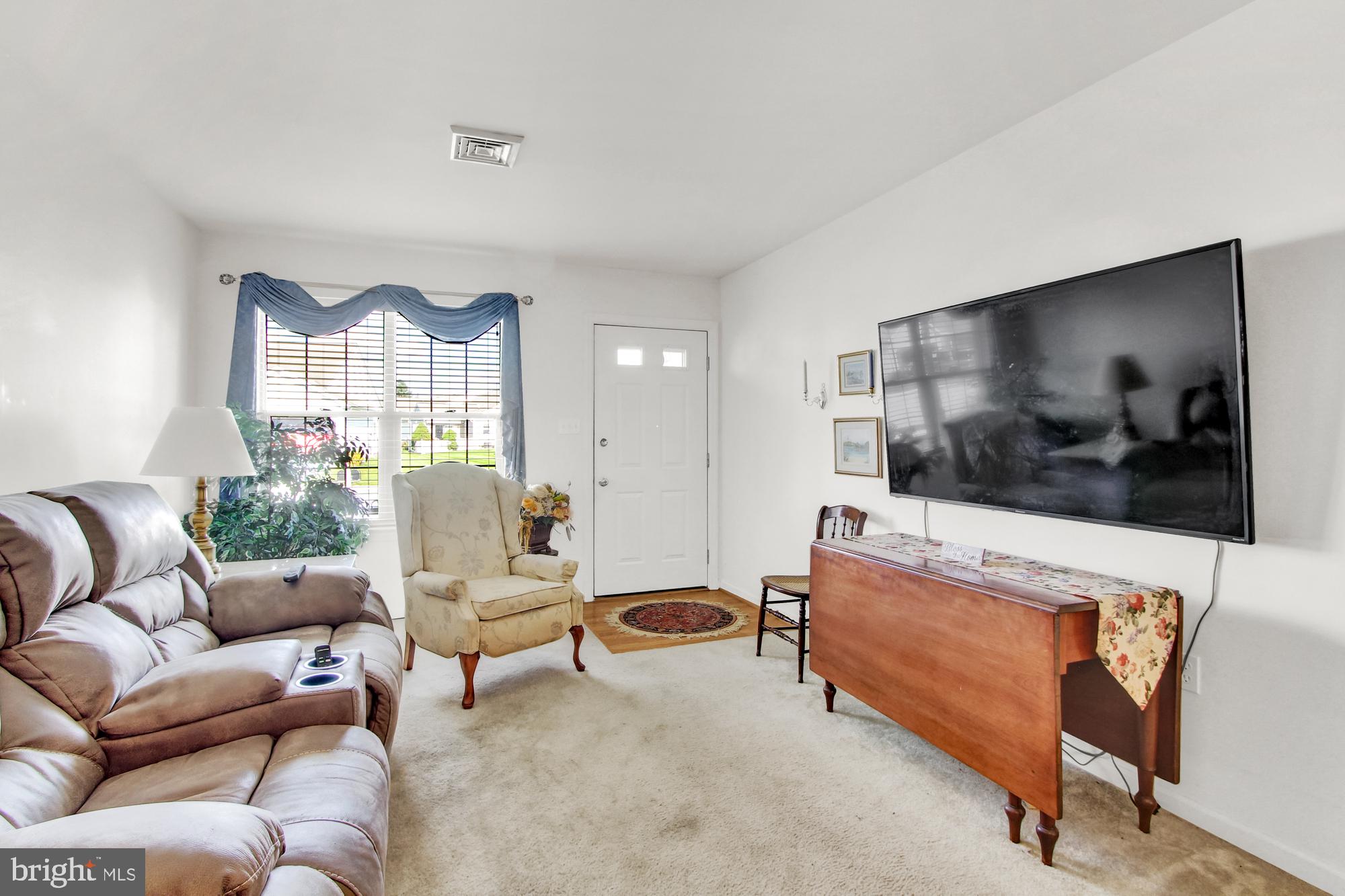 642 Kyle Road York, PA 17404 - Photo 5 of 27 Gallery Image 5