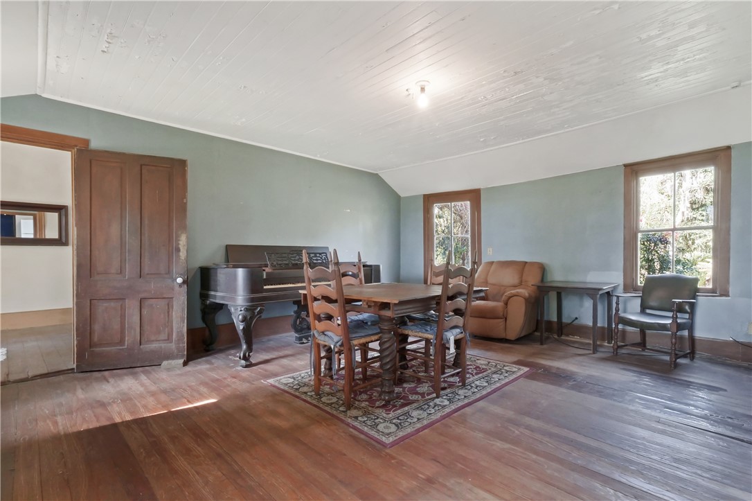 14009 Highway 99 Darien, GA 31305 - Photo 12 of 52 Dining room
