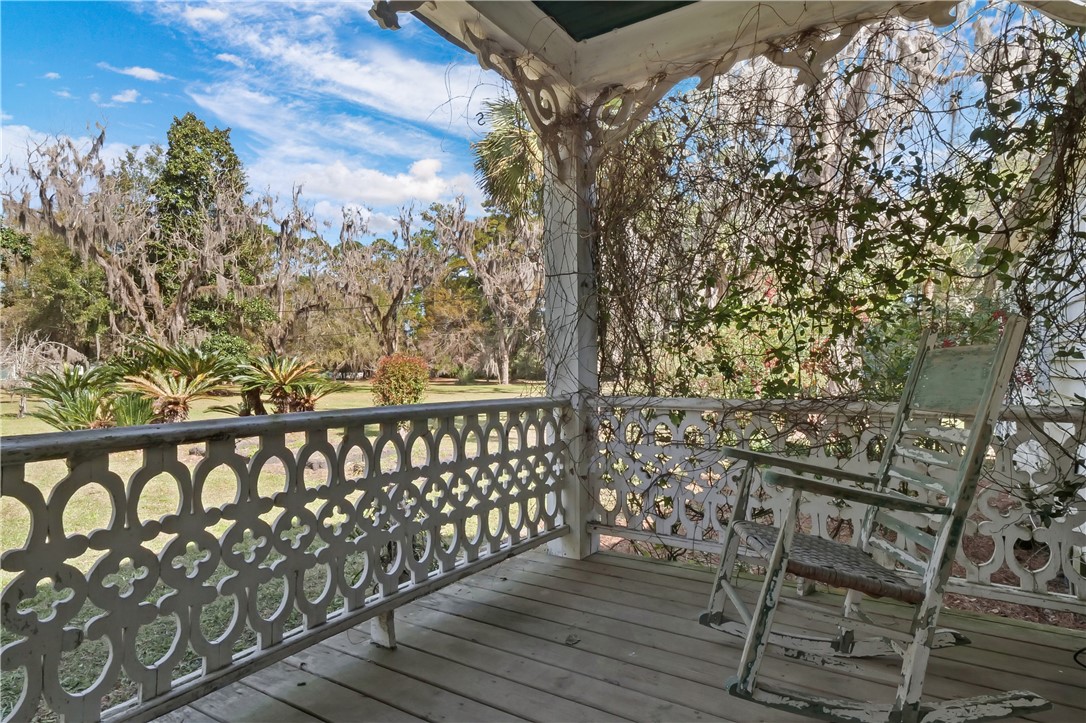14009 Highway 99 Darien, GA 31305 - Photo 5 of 52 Back porch (facing Hwy 99)