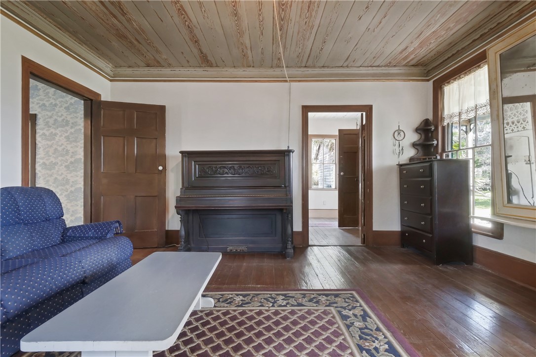 14009 Highway 99 Darien, GA 31305 - Photo 8 of 52 Living Room w/ fireplace