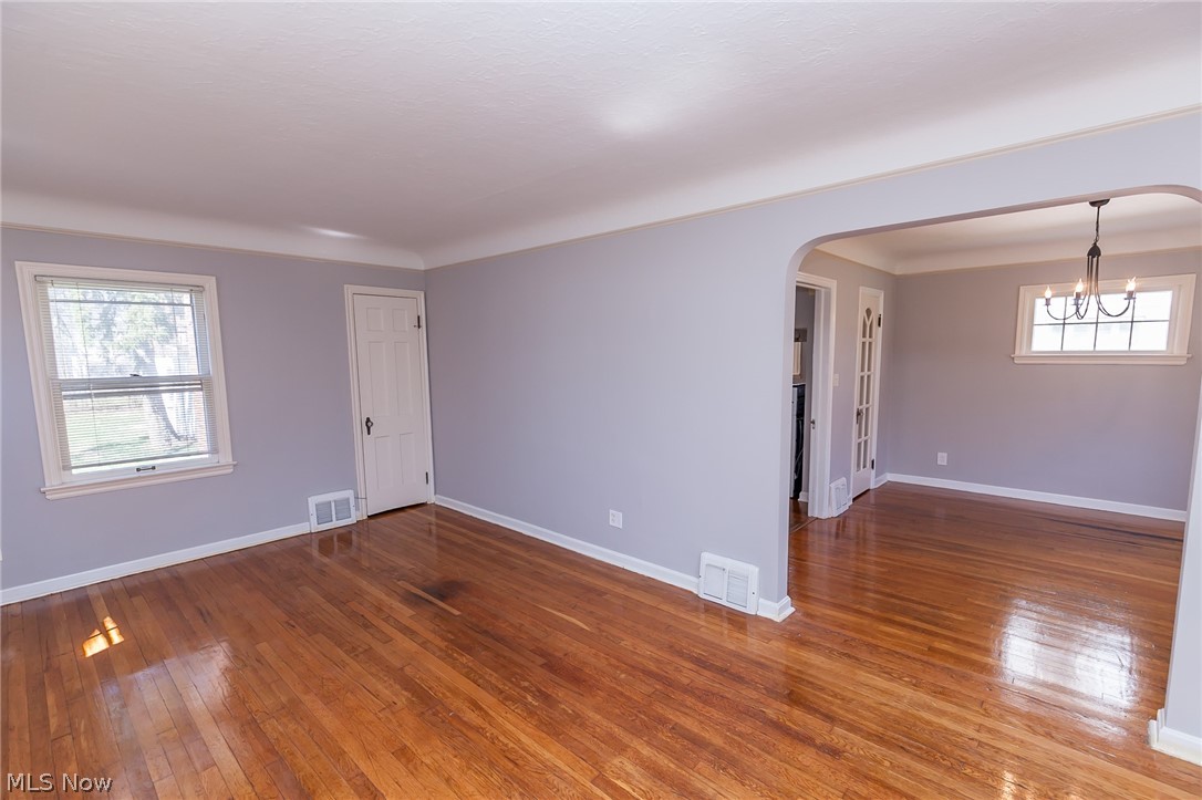 2212 Barrington Road Cleveland, OH 44118 - Photo 7 of 35