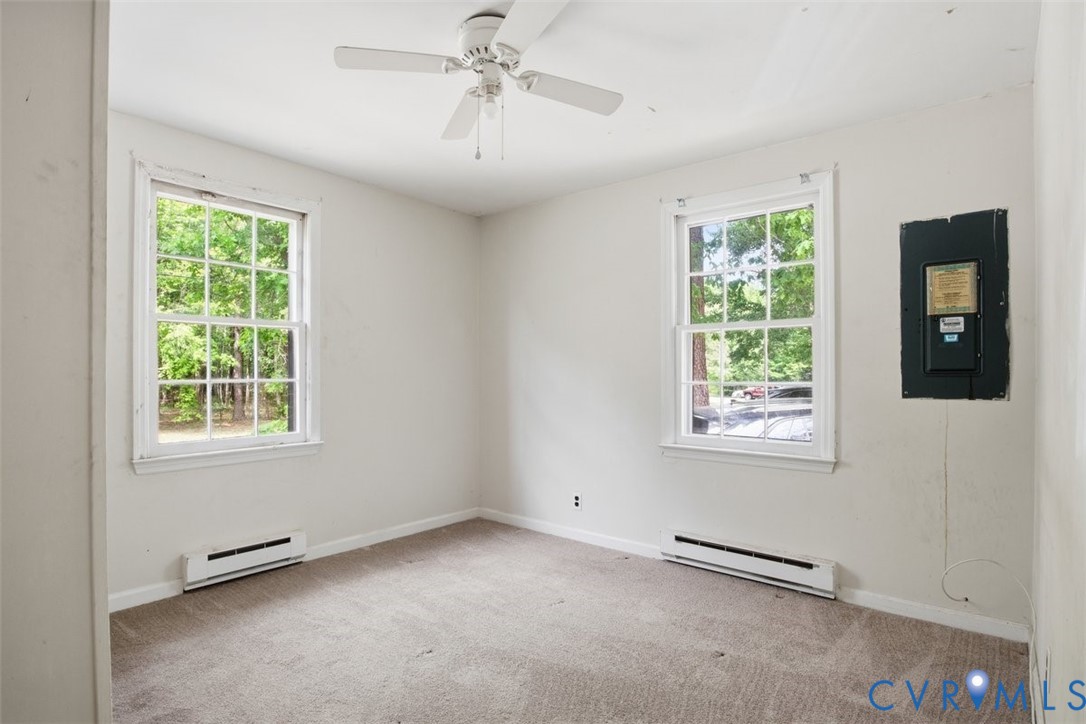 14527 Arwood Road Disputanta, VA 23842 - Photo 11 of 20 an empty room with a window