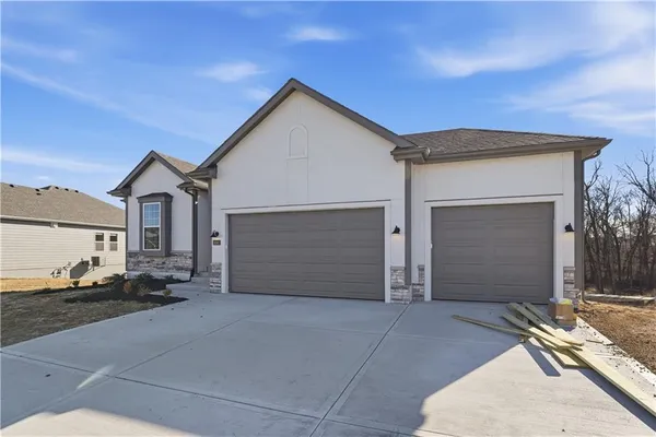 $515,000 | 3041 Northwest 95th Terrace, Kansas City, MO 64154