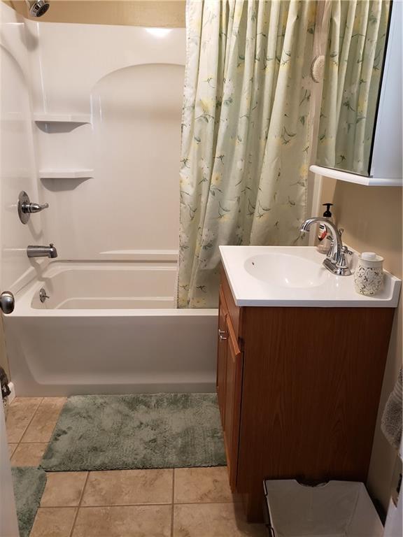 1033 Lessing Street Pittsburgh, PA 15220 - Photo 8 of 12 Gallery Image 8
