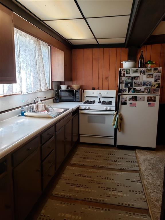1033 Lessing Street Pittsburgh, PA 15220 - Photo 9 of 12 Gallery Image 9