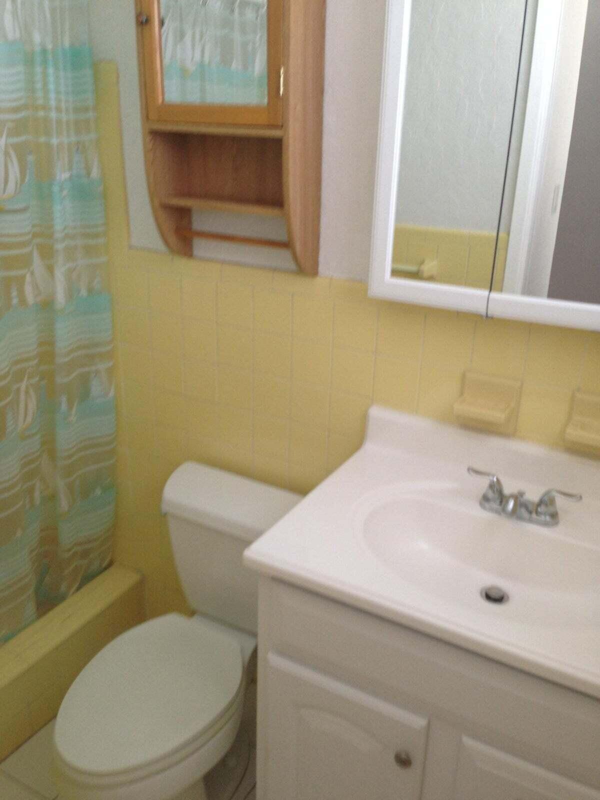 2098 Northeast 4th Court Boca Raton, FL 33431 - Photo 8 of 11 2nd bathroom