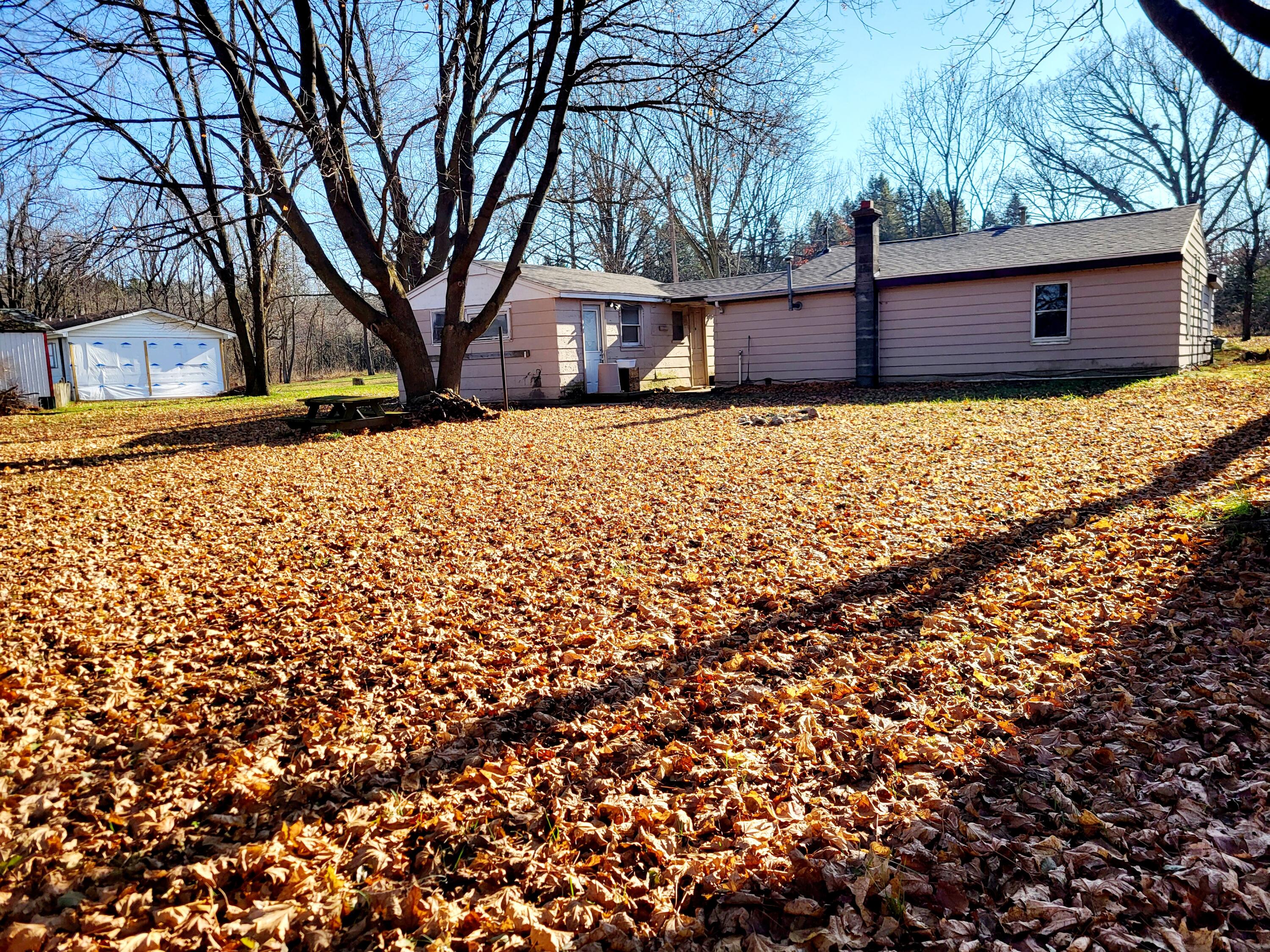 42598 82nd Avenue Decatur, MI 49045 - Photo 3 of 7 Back/Yard