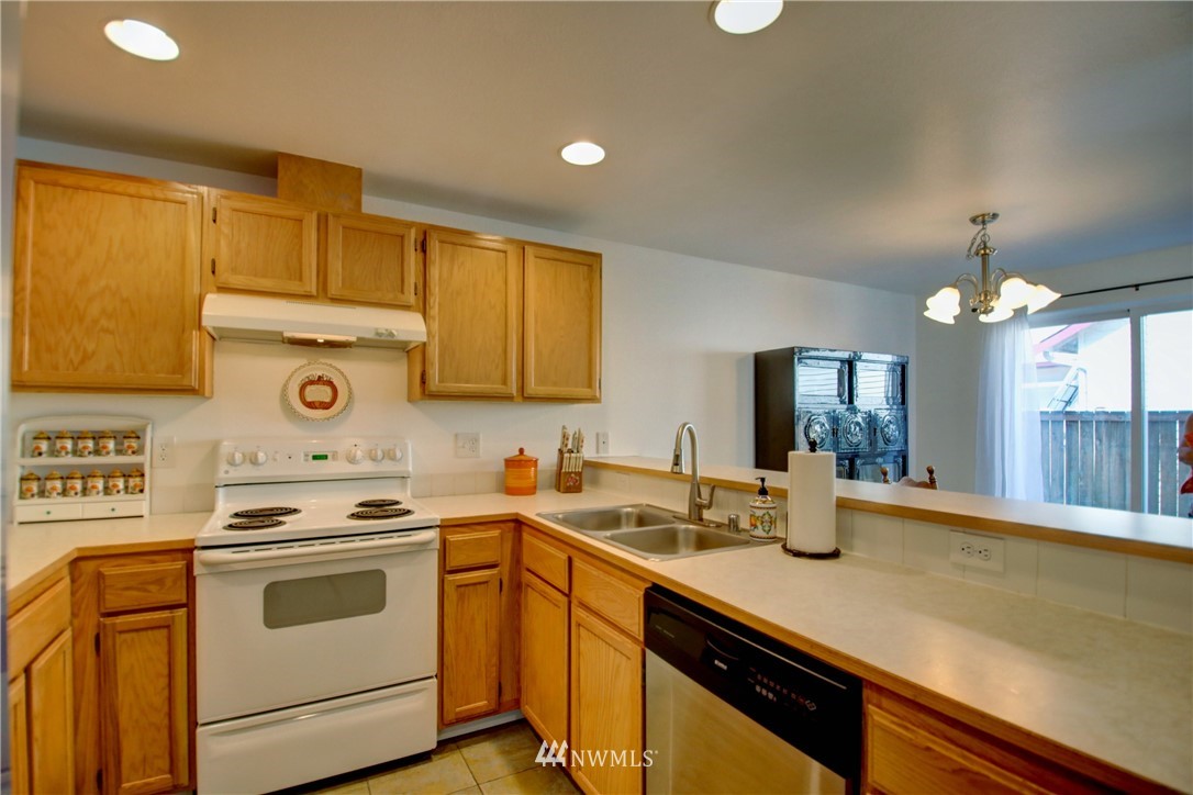 381 Klinger Street Sedro-Woolley, WA 98284 - Photo 4 of 28