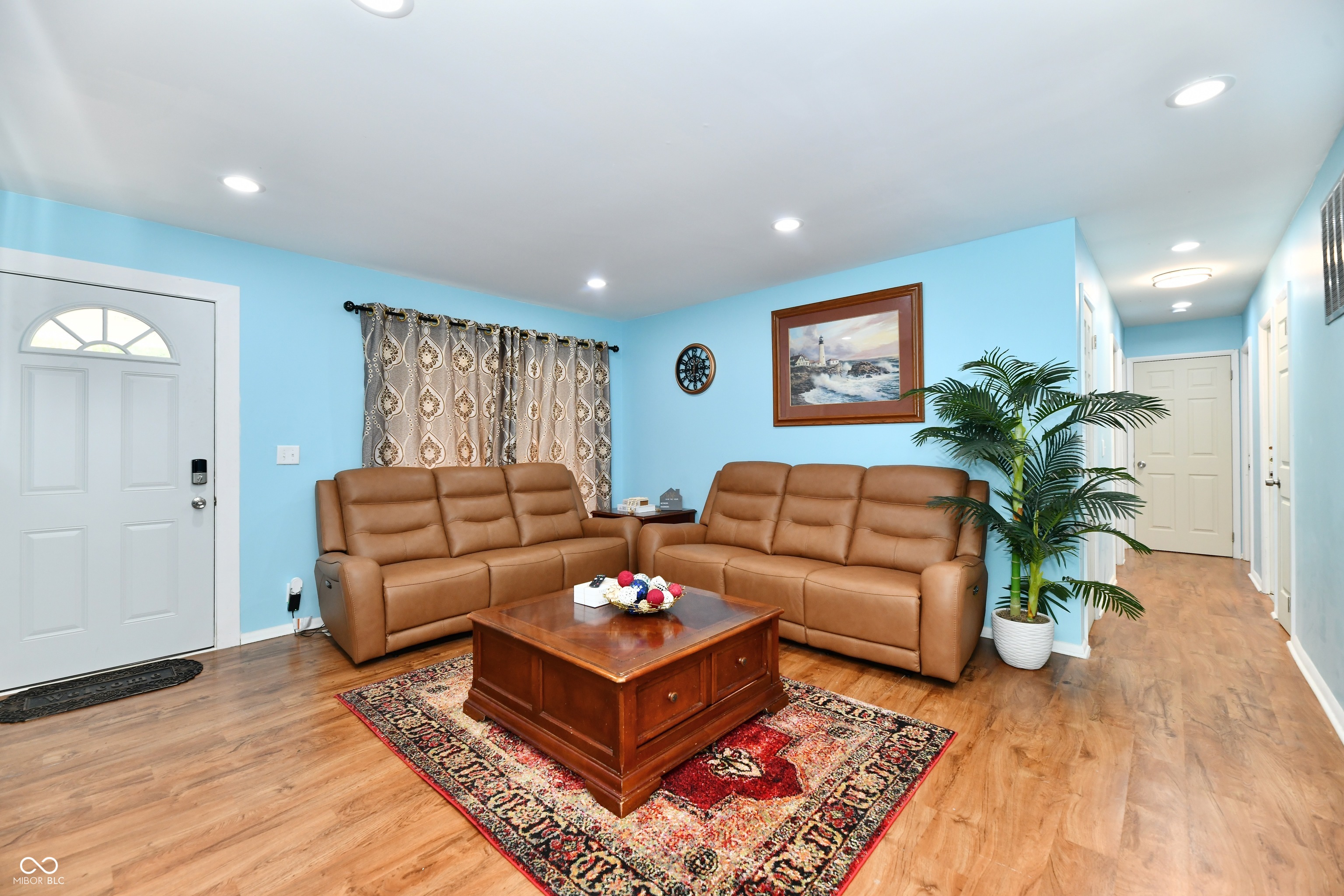 8704 Montery Road Indianapolis, IN 46226 - Photo 3 of 44