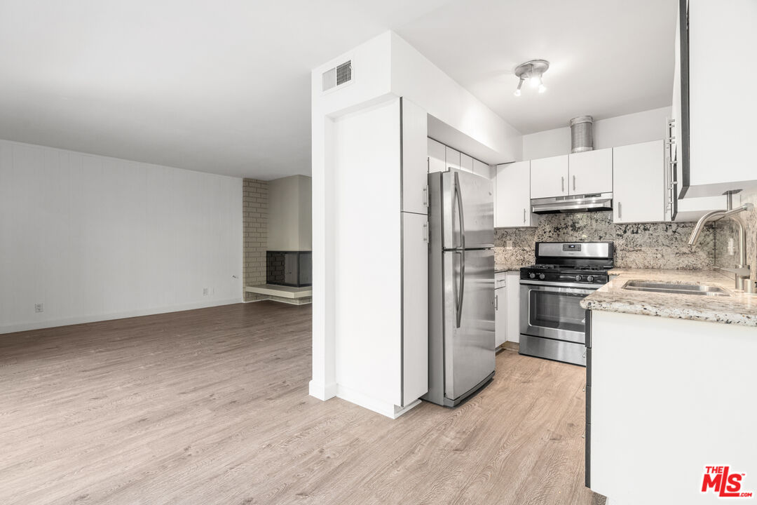 7712 Paseo Del Rey, Unit 4 Playa del Rey, CA 90293 - Photo 9 of 17