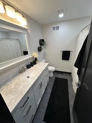 $280,000 | 504 Main Street, Karlstad, MN 56732