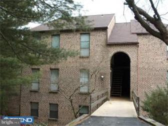 4 A Fairway Road Reading, PA 19607 - Photo 1 of 12 Exterior Front