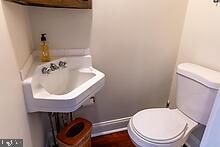 1632 Edge Hill Road Abington, PA 19001 - Photo 17 of 32 1st Fl Half bath