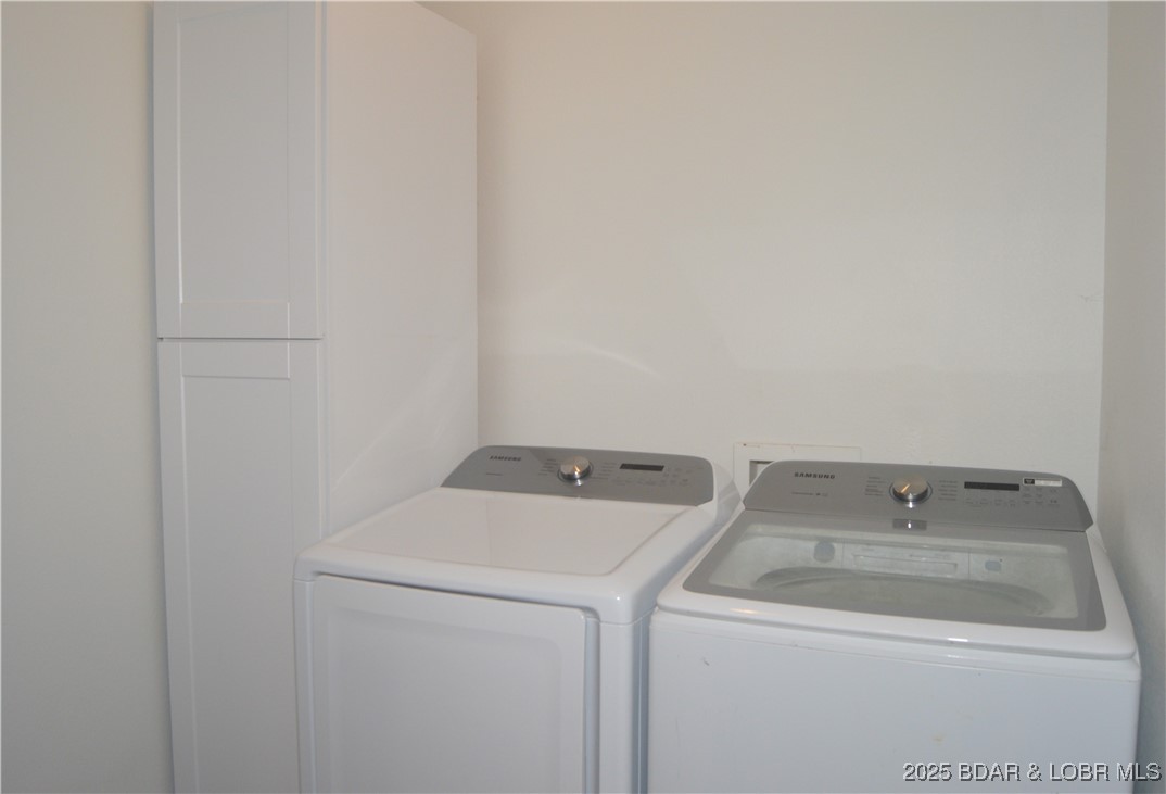 21 Winston Lane Kaiser, MO 65047 - Photo 20 of 43 Laundry with extra storage