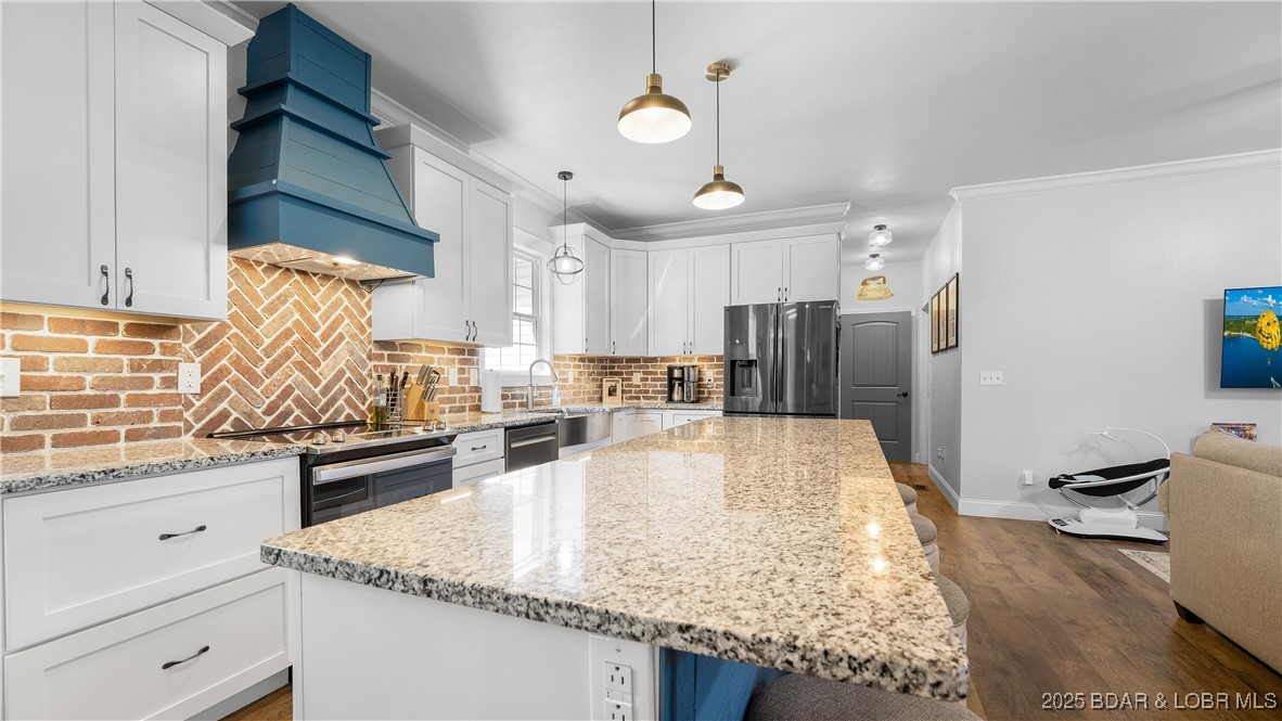 21 Winston Lane Kaiser, MO 65047 - Photo 4 of 43 Beautiful kitchen details with granite tops, two-t