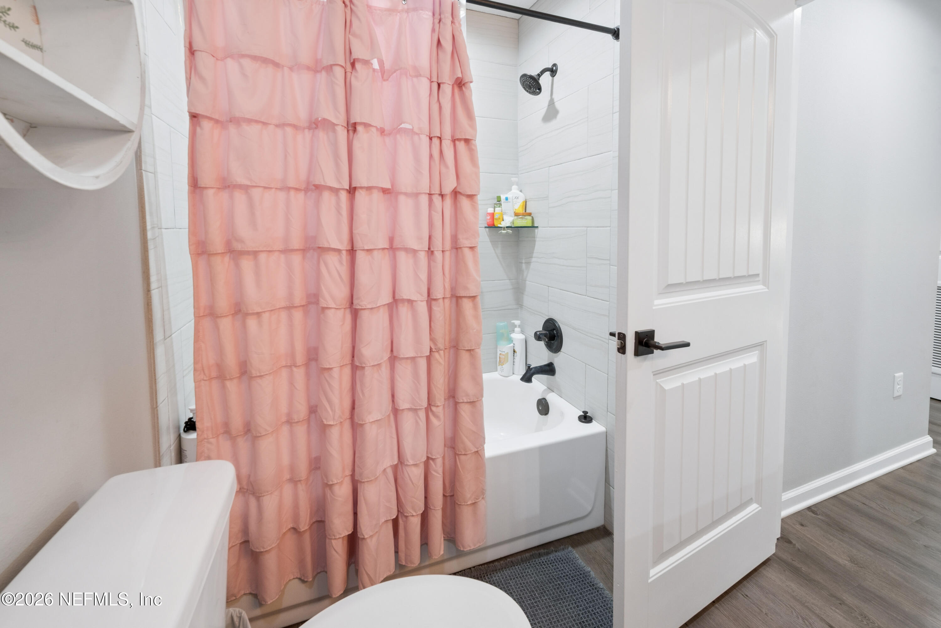 606 West Market Road Starke, FL 32091 - Photo 31 of 42 Upstairs Bath