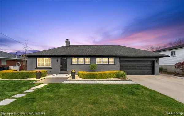 $549,900 | 37912 Pointe Rosa Street, Harrison Township, MI 48045