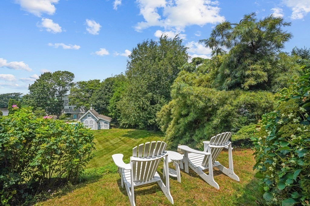 7 Donovan Way Little Compton, RI 02837 - Photo 3 of 39 Gallery Image 3