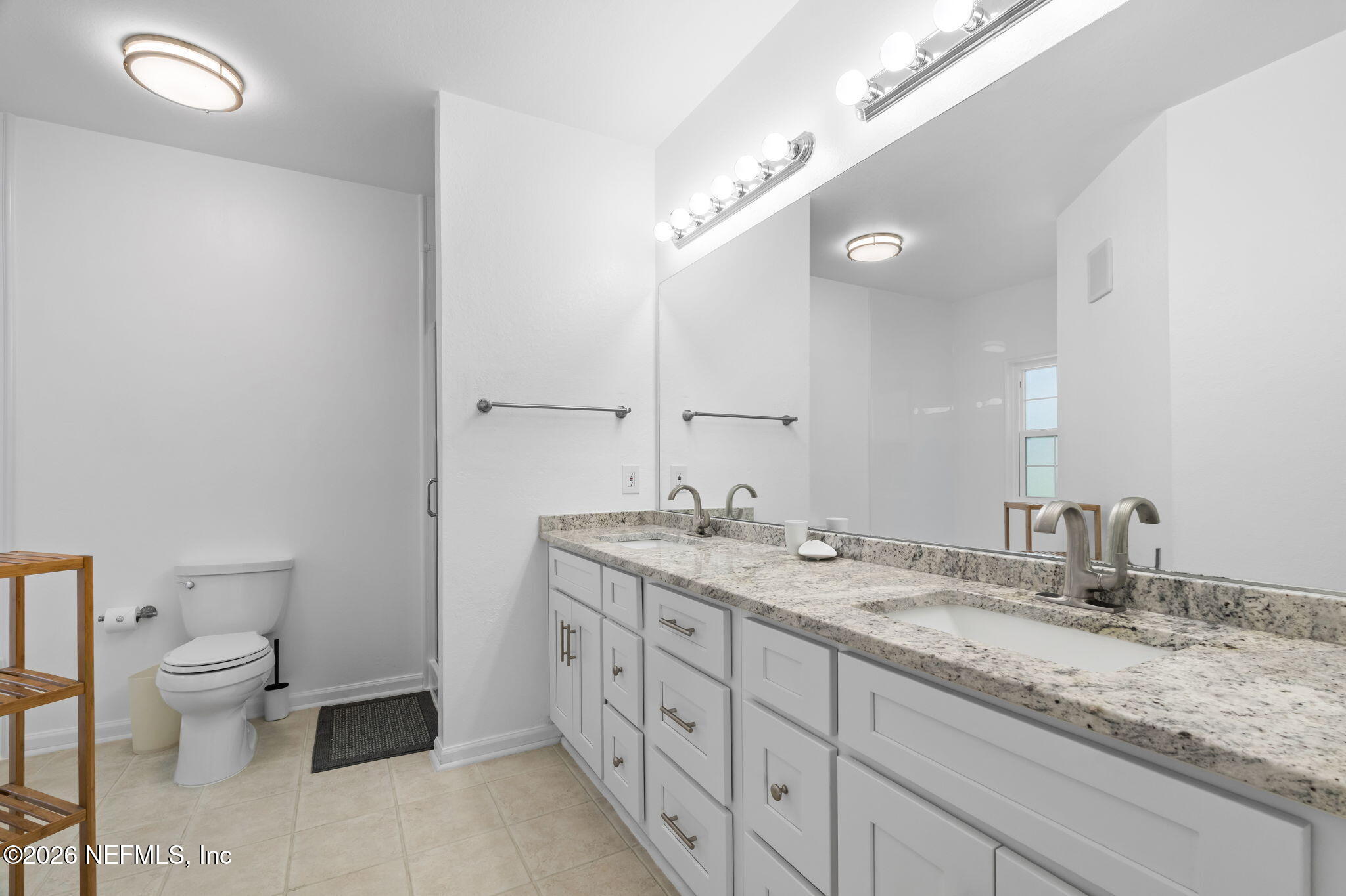 10901 Burnt Mill Road, Unit 104 Jacksonville, FL 32256 - Photo 19 of 29 primary bathroom