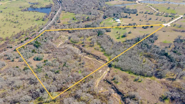 $430,000 | 5 Havens Point, Navasota, TX 77868