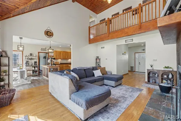 $575,000 | 27669 Jackson Court, Warrenton, MO 63383
