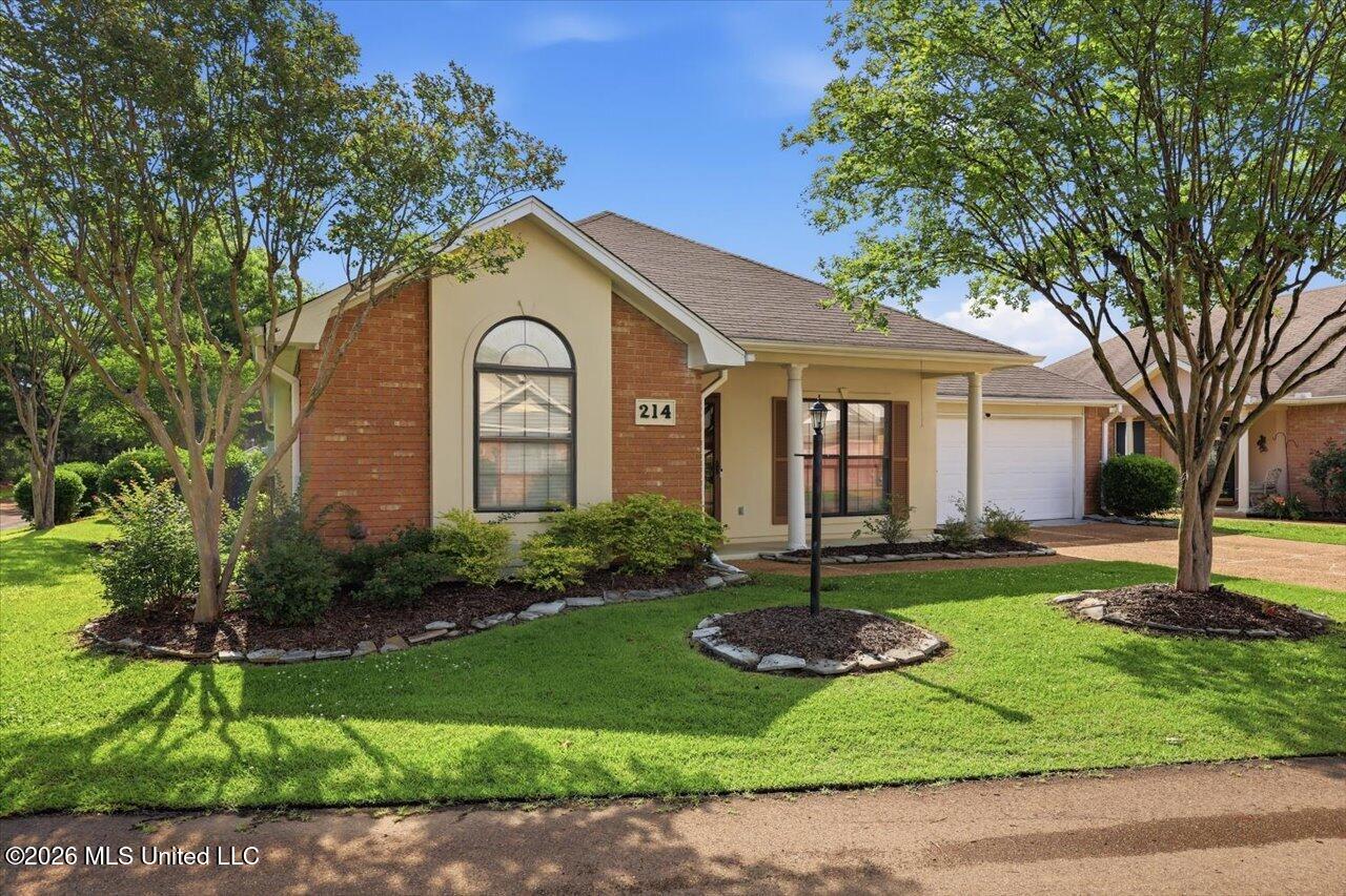 214 Waterfall Way Clinton, MS 39056 - Photo 2 of 28 02-214 Waterfall Way _ Hometoursms.com