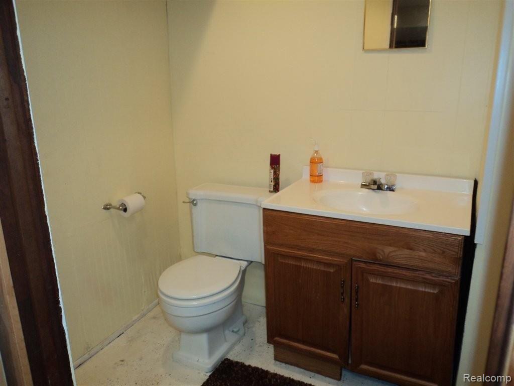 9126 Inkster Road Redford, MI 48239 - Photo 14 of 17 Bath 2.JPG
